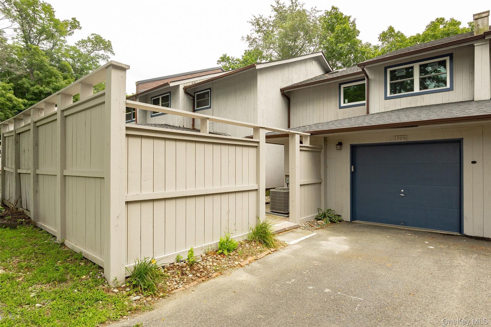 Property Photo:  1905 Chelsea Cove S  NY 12533 