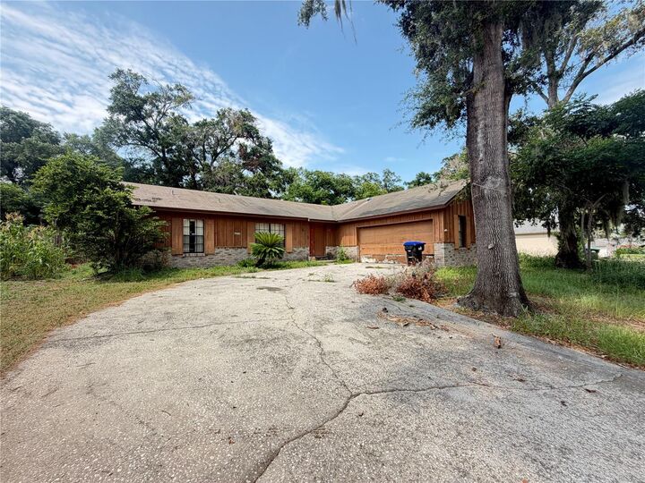 Property Photo: 6234 Sparling Hills Circle FL 32808