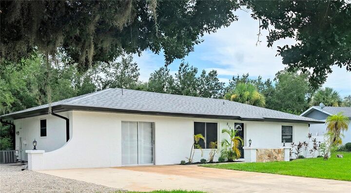 Property Photo: 2152 Basin FL 33952
