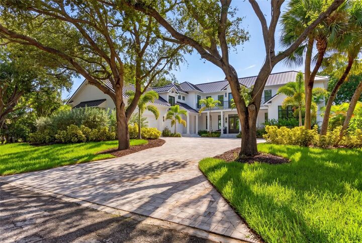 Property Photo:  656 Tropical Circle  FL 34242 