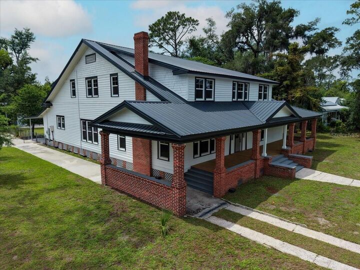 Property Photo: 1103 N Jefferson Street FL 32347