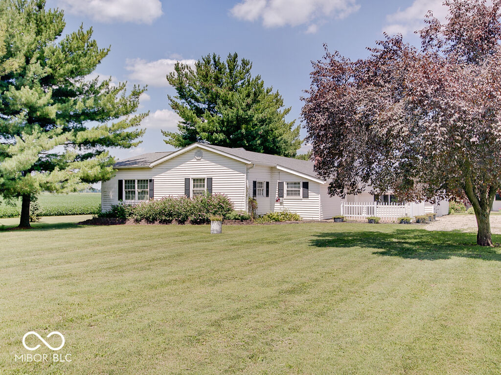 Property Photo:  794 W 500 N  IN 46184 
