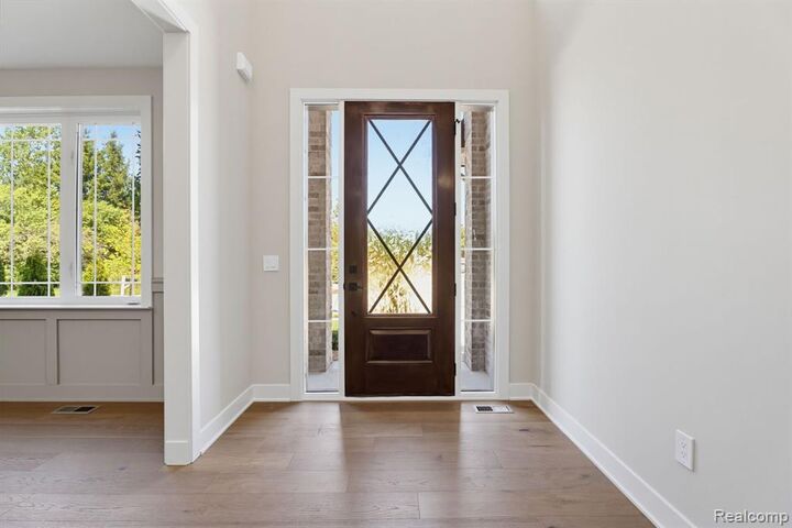 Property Photo: 913 Kimberly Court MI 48098 6922