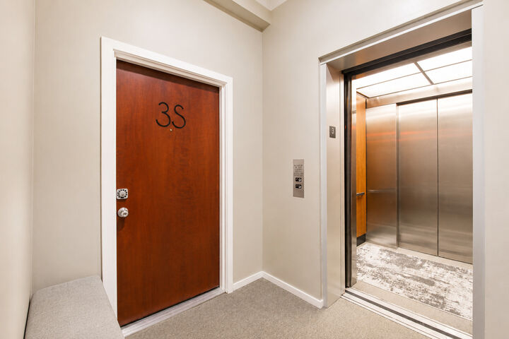 Property Photo: 1872 N Damen Avenue 3S IL 60647