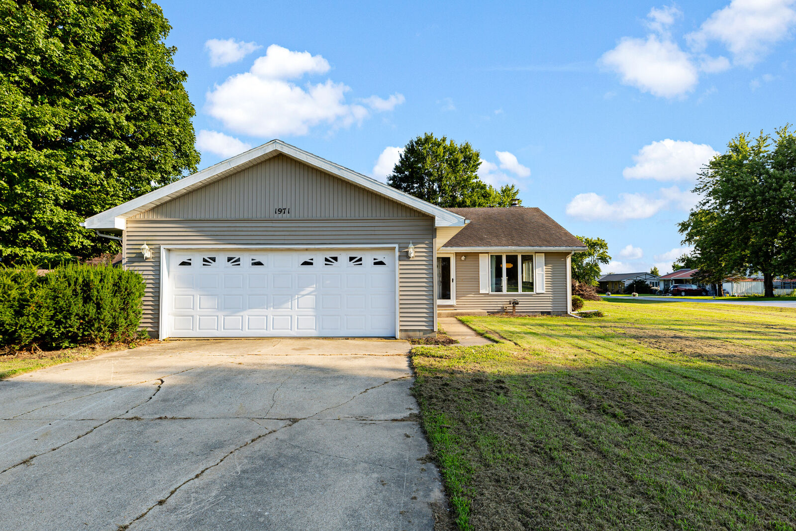 Property Photo: 1971 Fleming Street IL 60970