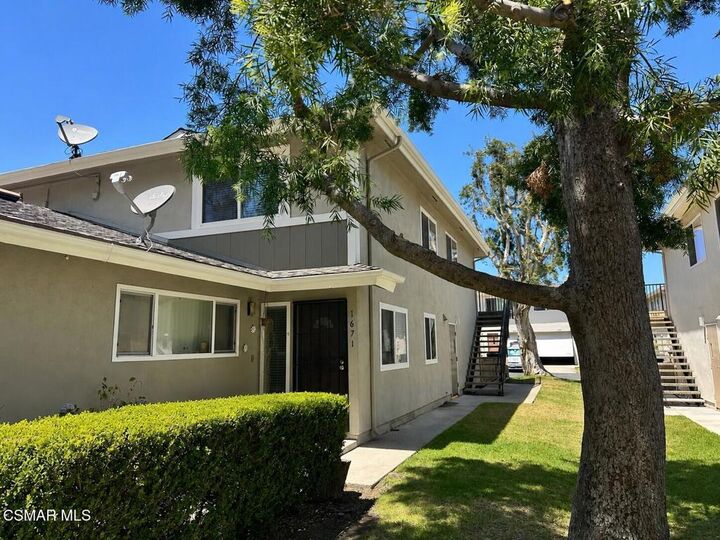 Property Photo: 1669 Calle Zafiro CA 91320