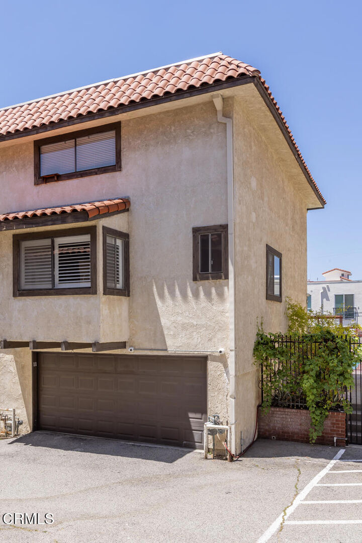 Property Photo:  10141 Samoa Avenue 11  CA 91042 