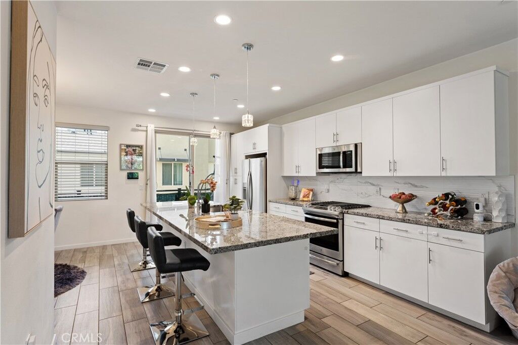Property Photo: 19547 Cardigan CA 91324