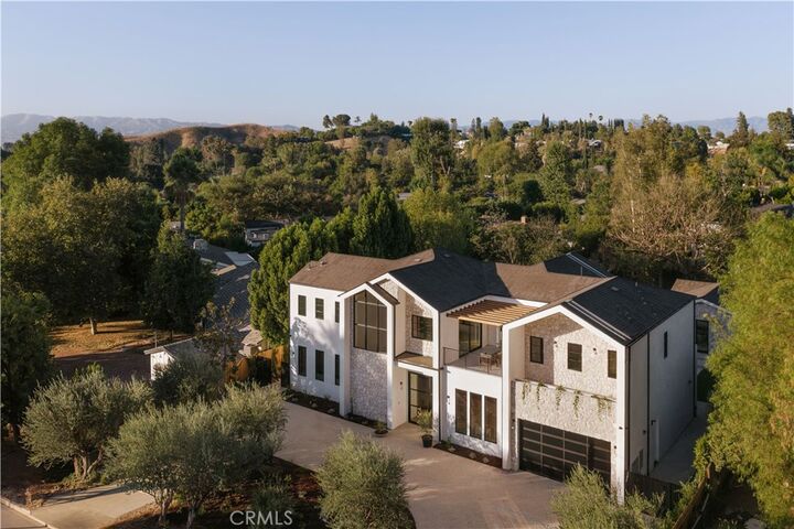 Property Photo: 4744 Vista De Oro Avenue CA 91364