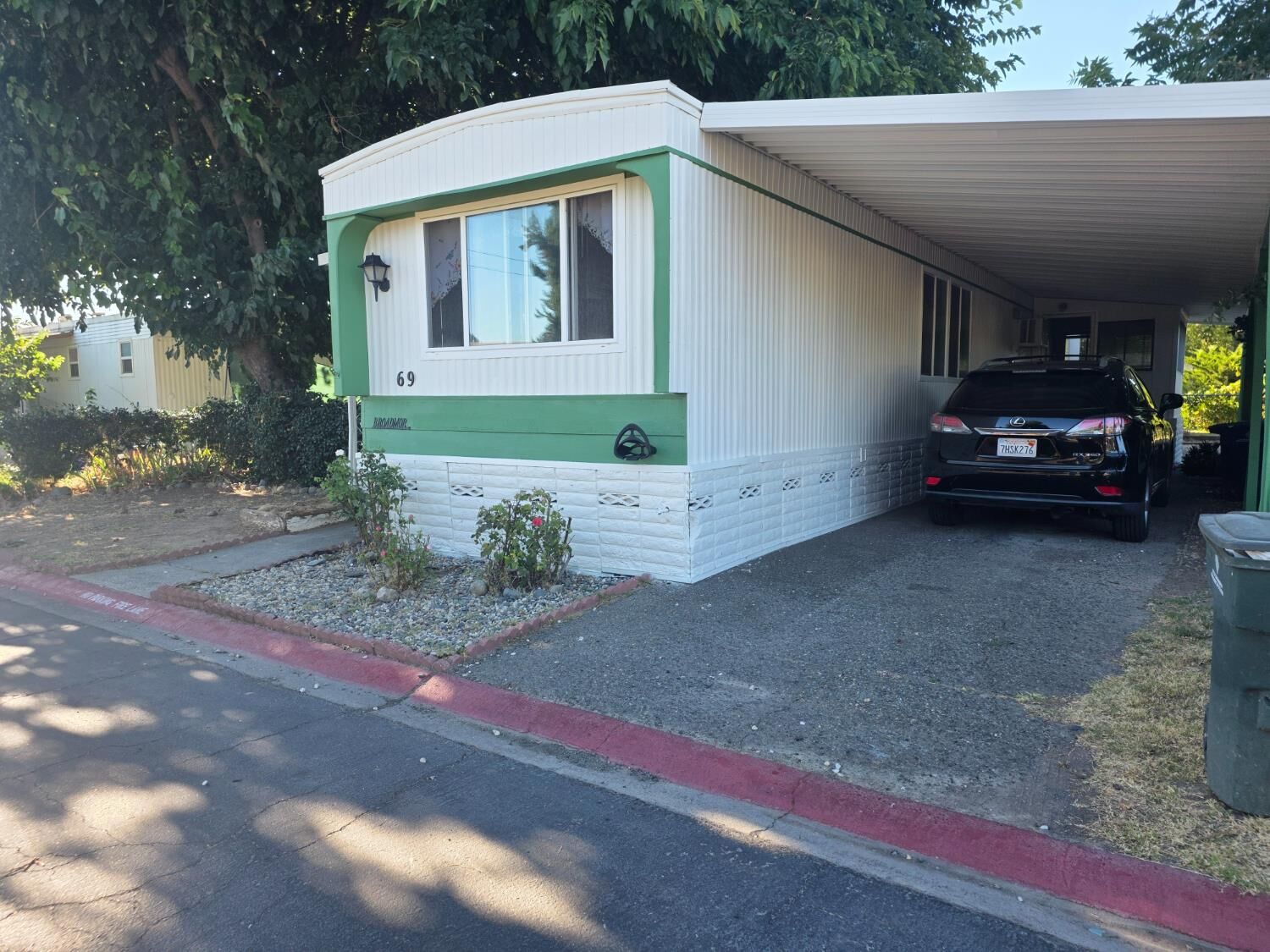 Property Photo: 69 Kit Road 69 CA 95838