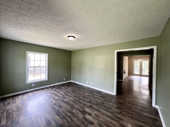 Property Photo: 305 Cliffside Ave TN 37160