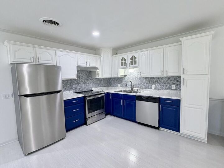 Property Photo:  608 Willow Bend Drive  TX 75901 