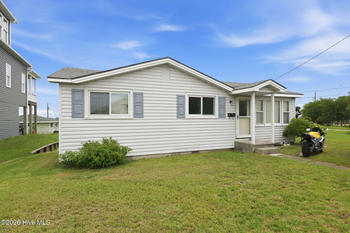 Property Photo:  1106 Avery Street  NC 28557 