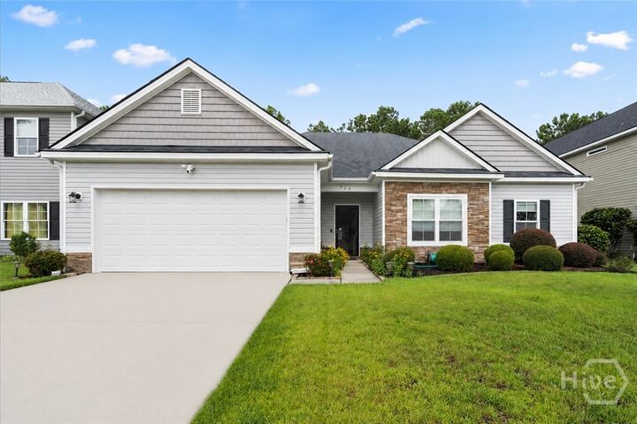 Property Photo: 128 Waverly Way GA 31407