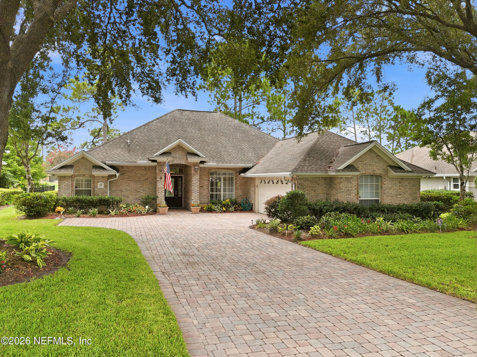 Property Photo: 4078 Glenhurst Drive N FL 32224
