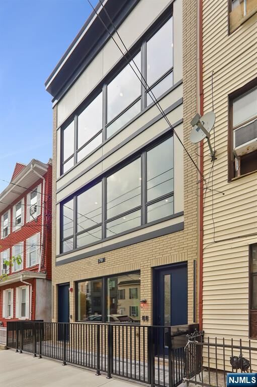 Property Photo:  78 Zabriskie Street 3  NJ 07307 