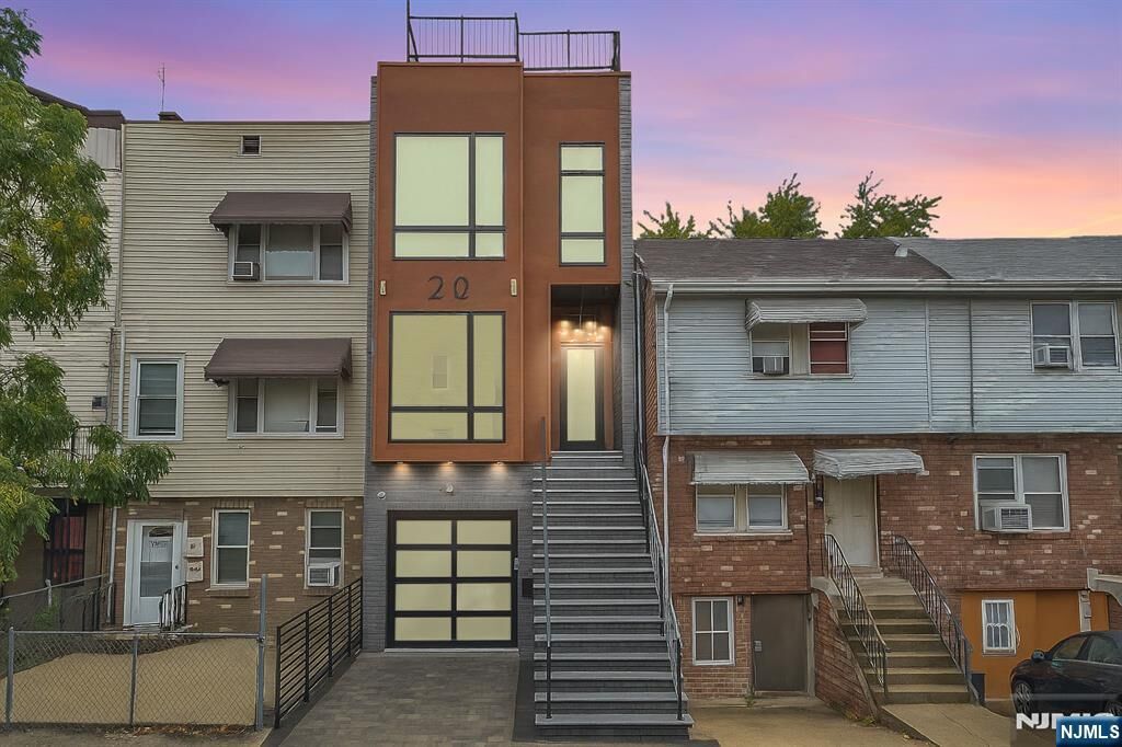 Property Photo:  20 Van Nostrand 2  NJ 07305 