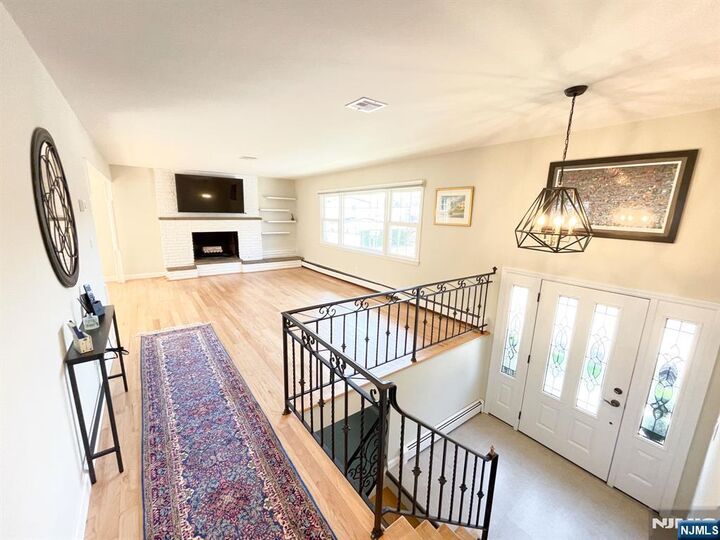 Property Photo:  5 Hillside Terrace  NJ 07073 