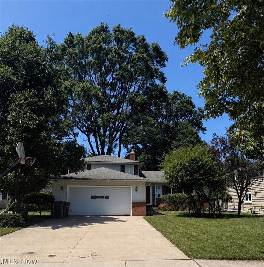 Property Photo: 6580 Forest Glen Avenue OH 44139