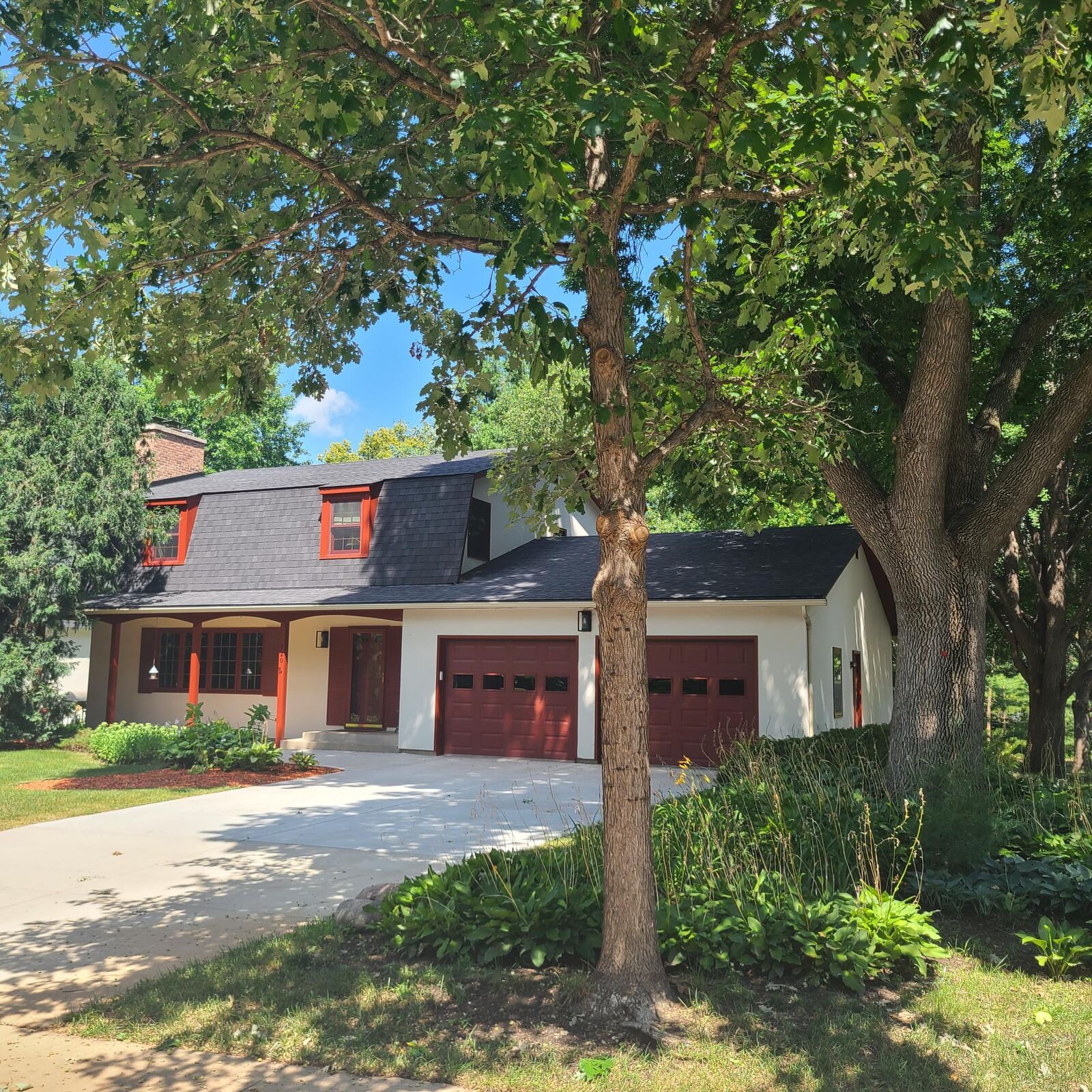 Property Photo: 720 Highland Avenue MN 55057
