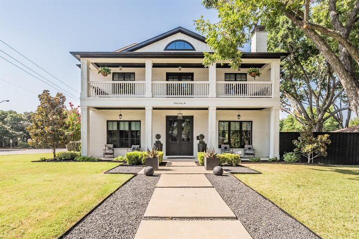 Property Photo: 3062 Primrose Lane TX 75234