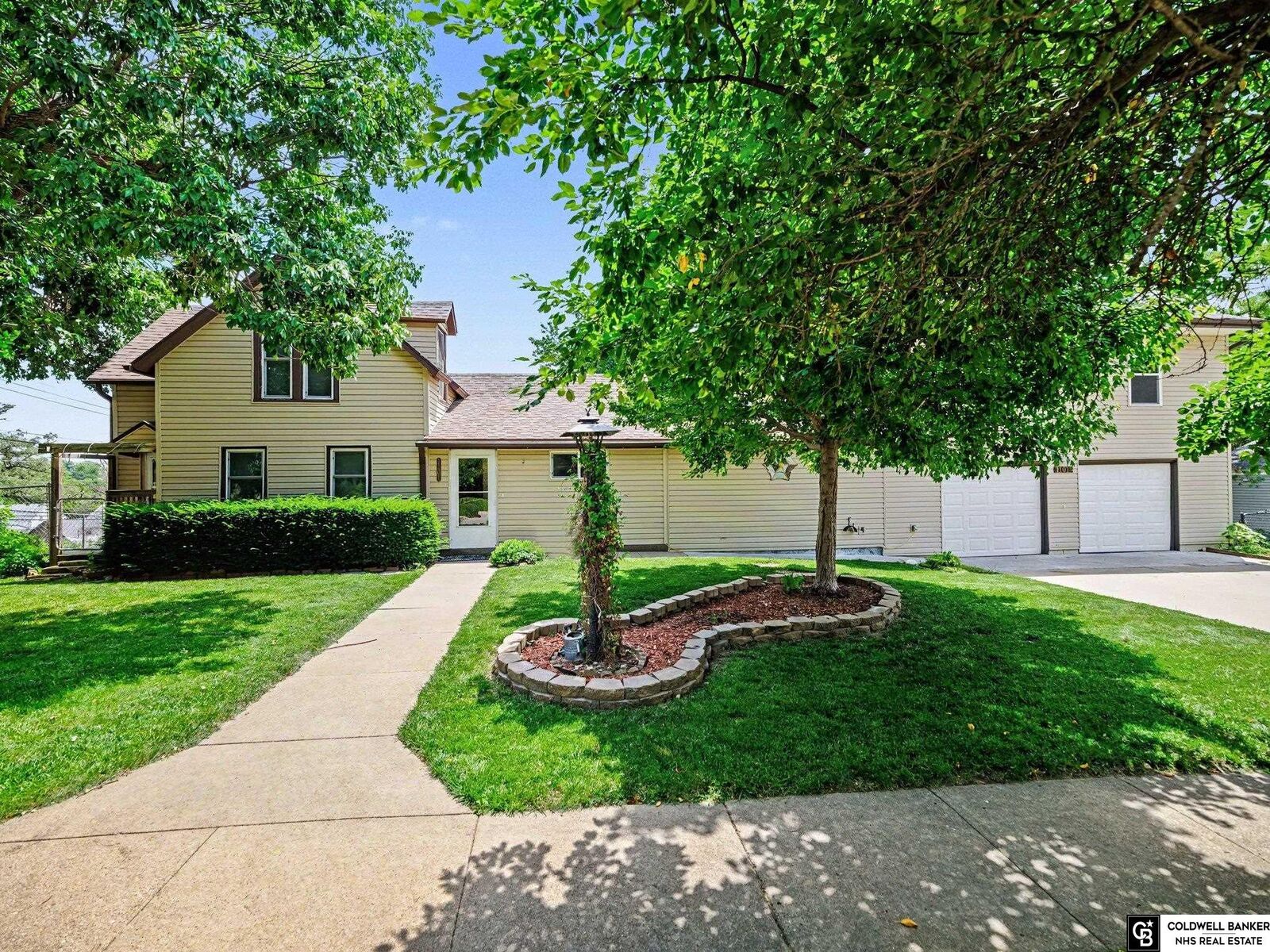Property Photo:  1101 Main Street  NE 68048 
