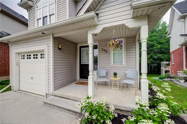 Property Photo: 742 Brookmill Place ON N2V 2P1