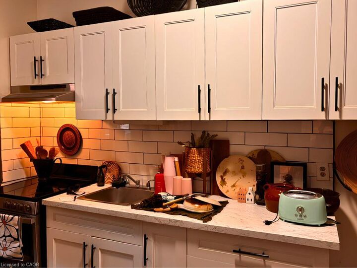 Property Photo: 9A Wentworth Street N ON L8L 5T8
