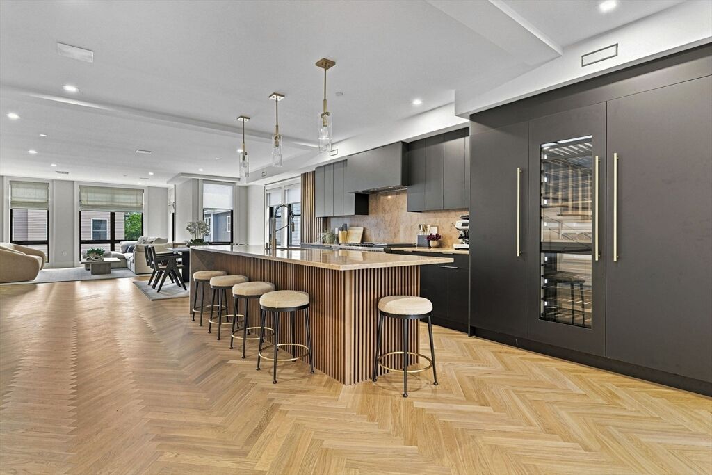 Property Photo:  532 E. 3rd Street 5  MA 02127 