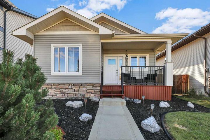 9 Valley Crescent — photo 1