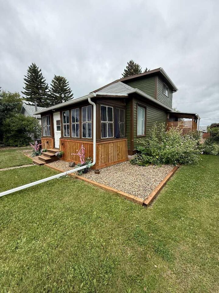 Property Photo: 4722 54 Avenue AB T9X 1S2
