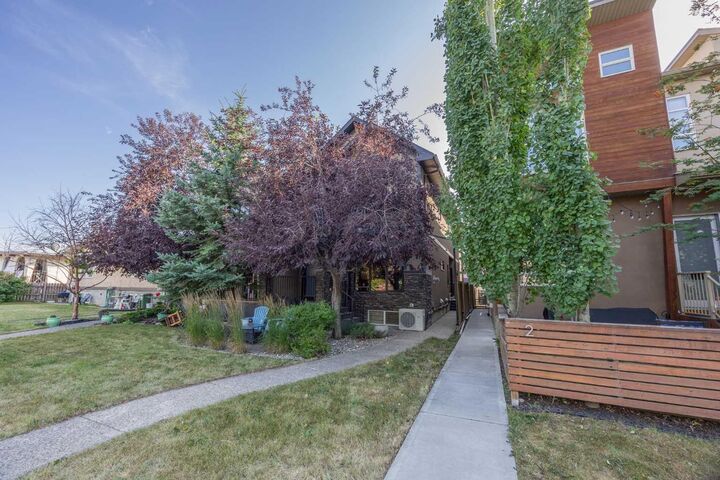Property Photo: 4711 17 Avenue NW 1 AB T3B 0P4
