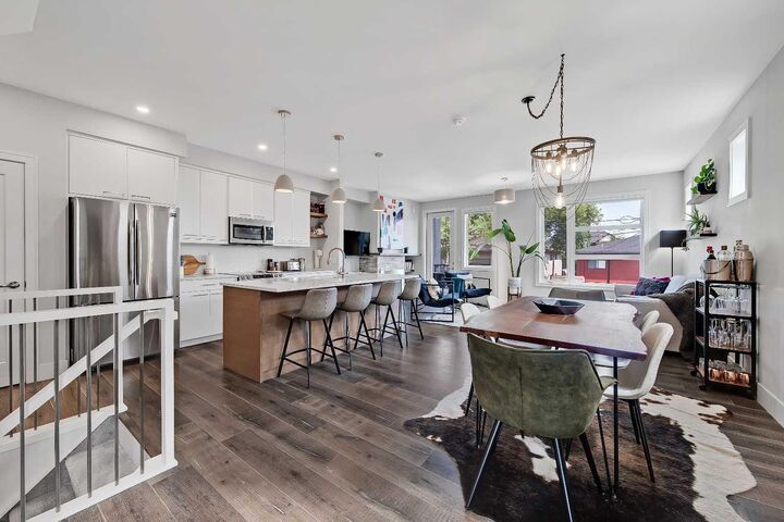 1936 25A Street SW 2 — photo 1