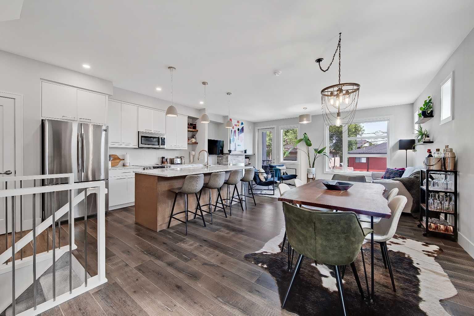Property Photo: 1936 25A Street SW 2 AB T3E 1Y5