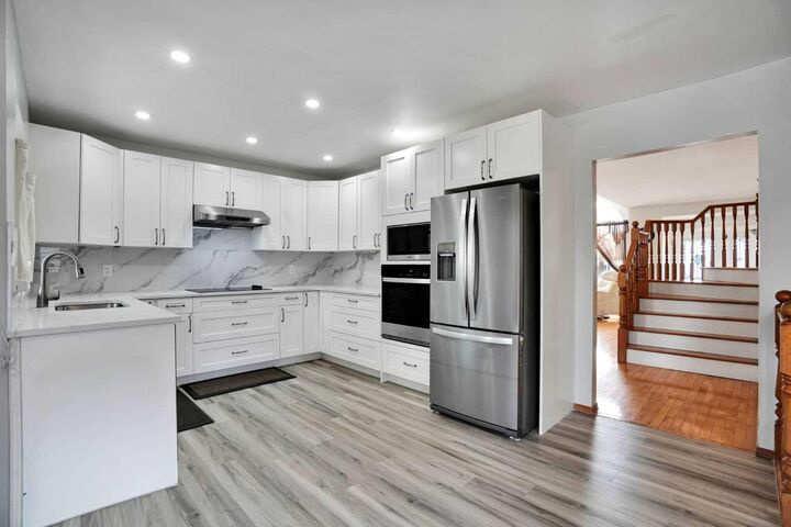 Property Photo:  16 Sun Harbour Crescent SE  AB T2X 3B1 