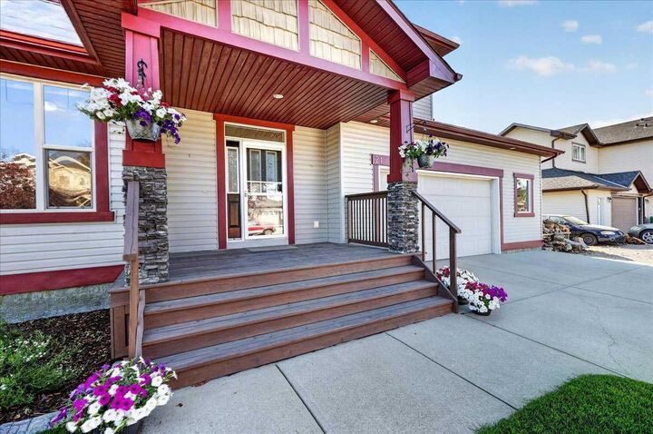 Property Photo: 21 McIntyre Place NW AB T0J 1X2