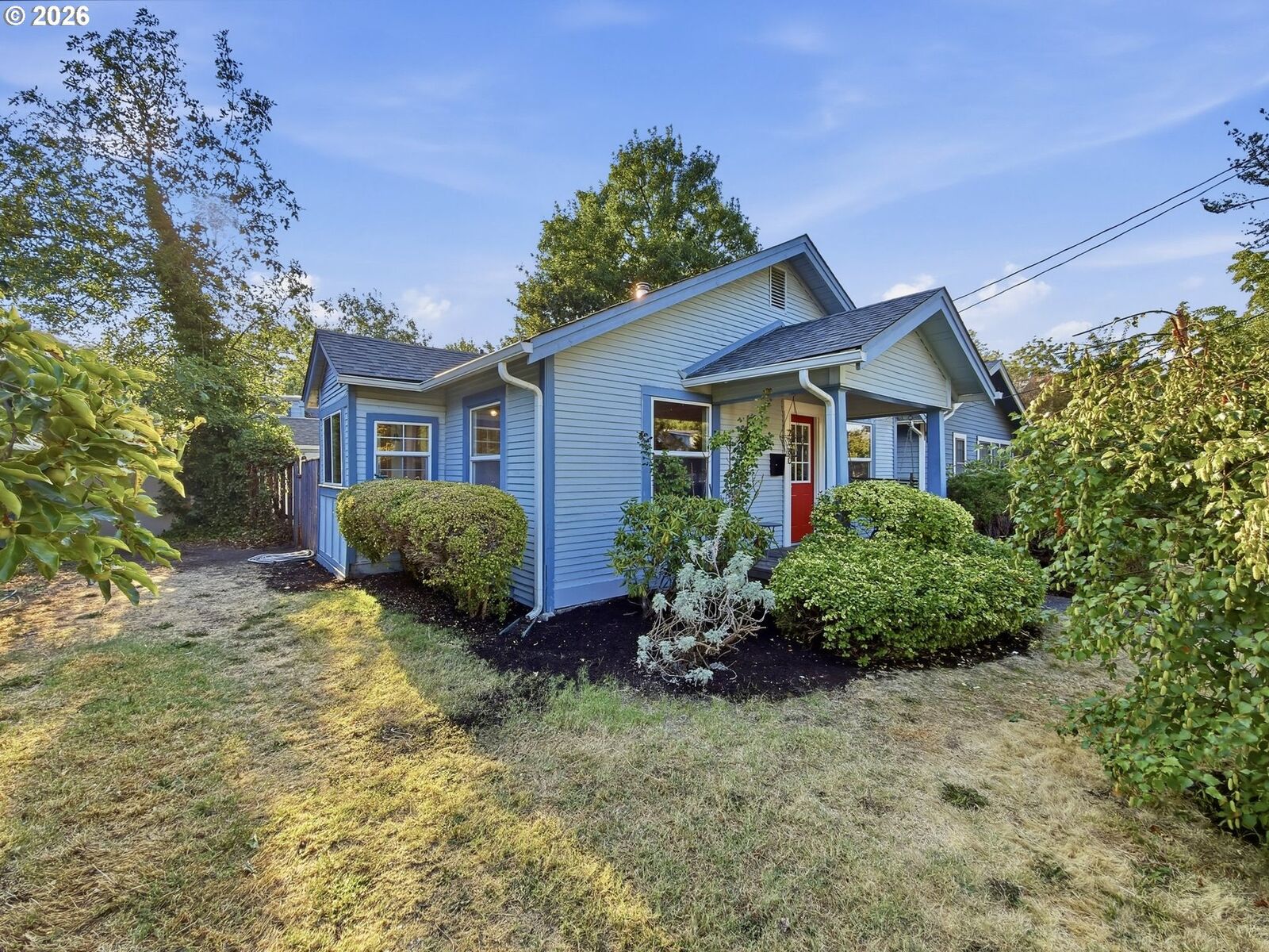 Property Photo:  2380 Emerald St  OR 97403 