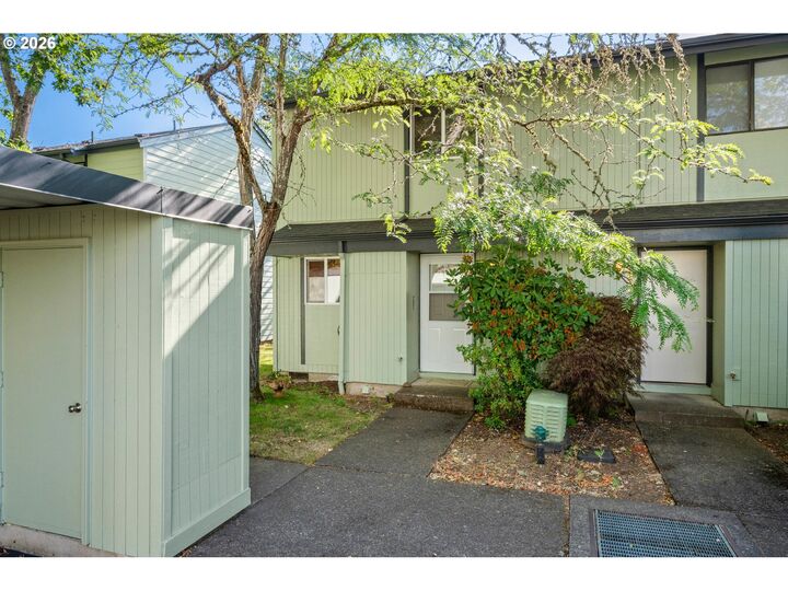 Property Photo:  1551 Fetters Loop  OR 97402 