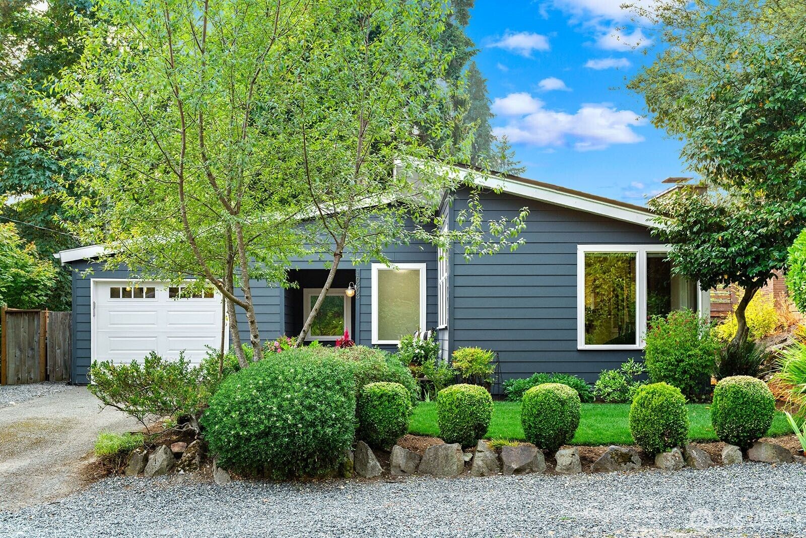 Property Photo: 10303 20th Avenue NE WA 98125