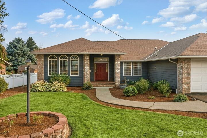 Property Photo:  1318  Bryant Avenue  WA 99362 