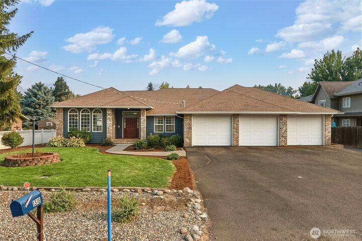 Property Photo: 1318 Bryant Avenue WA 99362