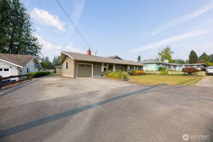 Property Photo:  414  15th Street  WA 98290 