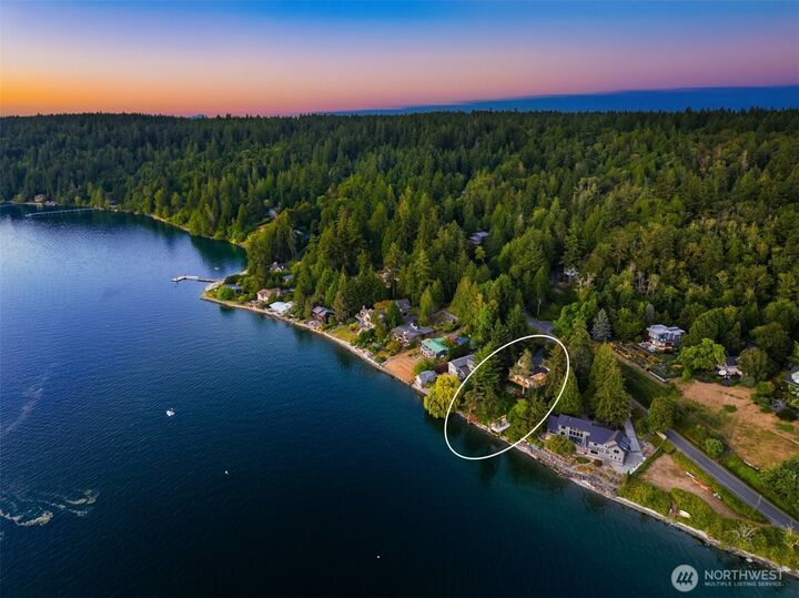 Property Photo: 5071 Crystal Springs Drive NE WA 98110