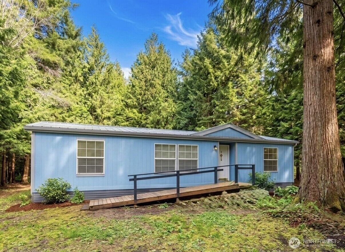 Property Photo:  602  Sprague Valley Drive  WA 98266 