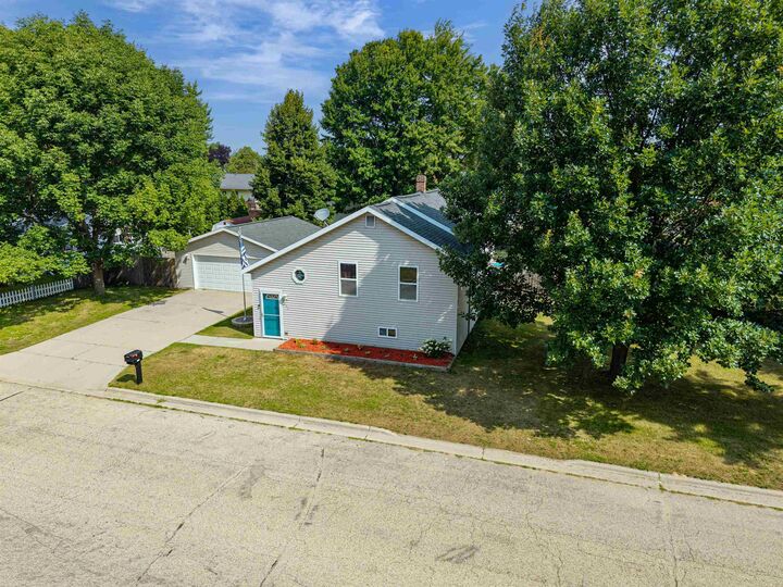 Property Photo:  215 7th Street  WI 54153 