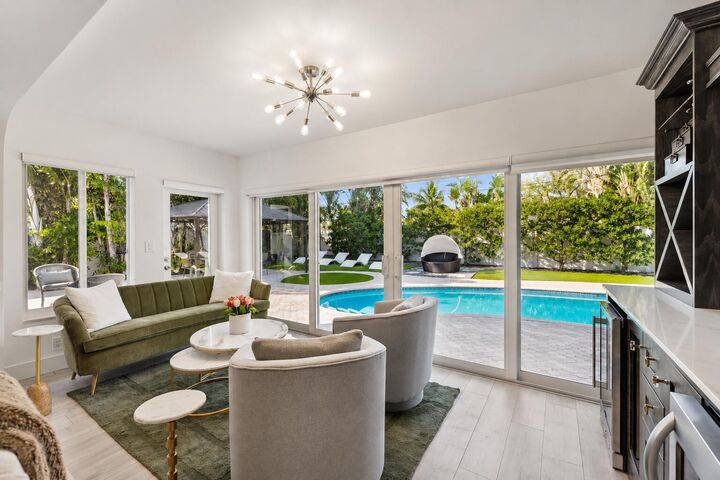 Property Photo: 2205 NE 30th Street FL 33064
