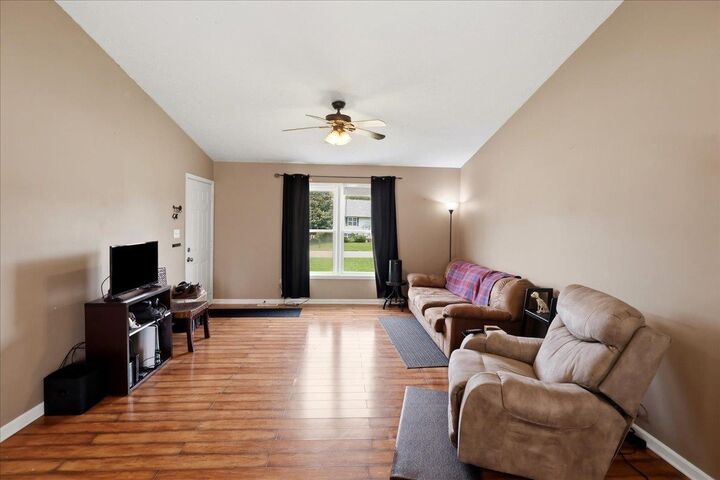Property Photo:  43 Colin Powell Court  KY 42104 