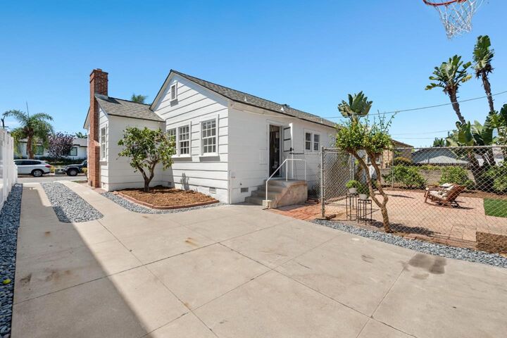 Property Photo:  3535 Jewell Street  CA 92109 