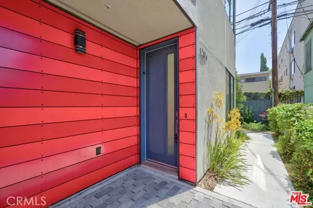 Property Photo:  1204 N Orange Grove Ave Avenue  CA 90046 