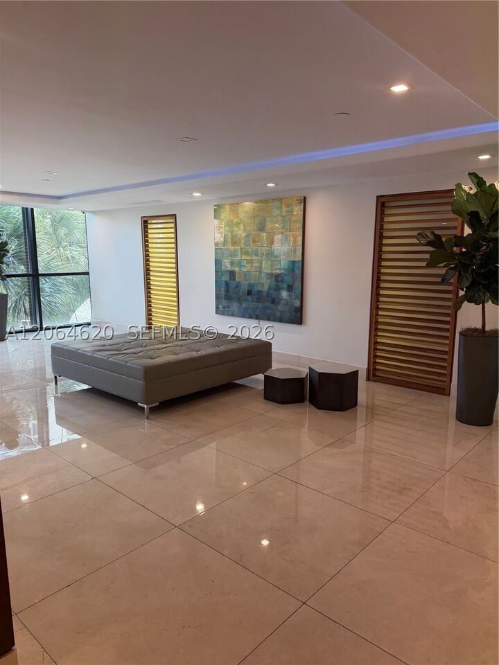 Property Photo: 540 Brickell Key Dr 617 FL 33131